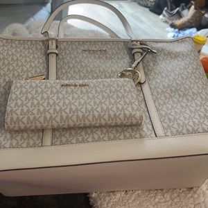 Michael kors purse & wallet